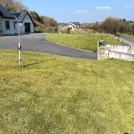 Ballydonnellan Semesterbostad